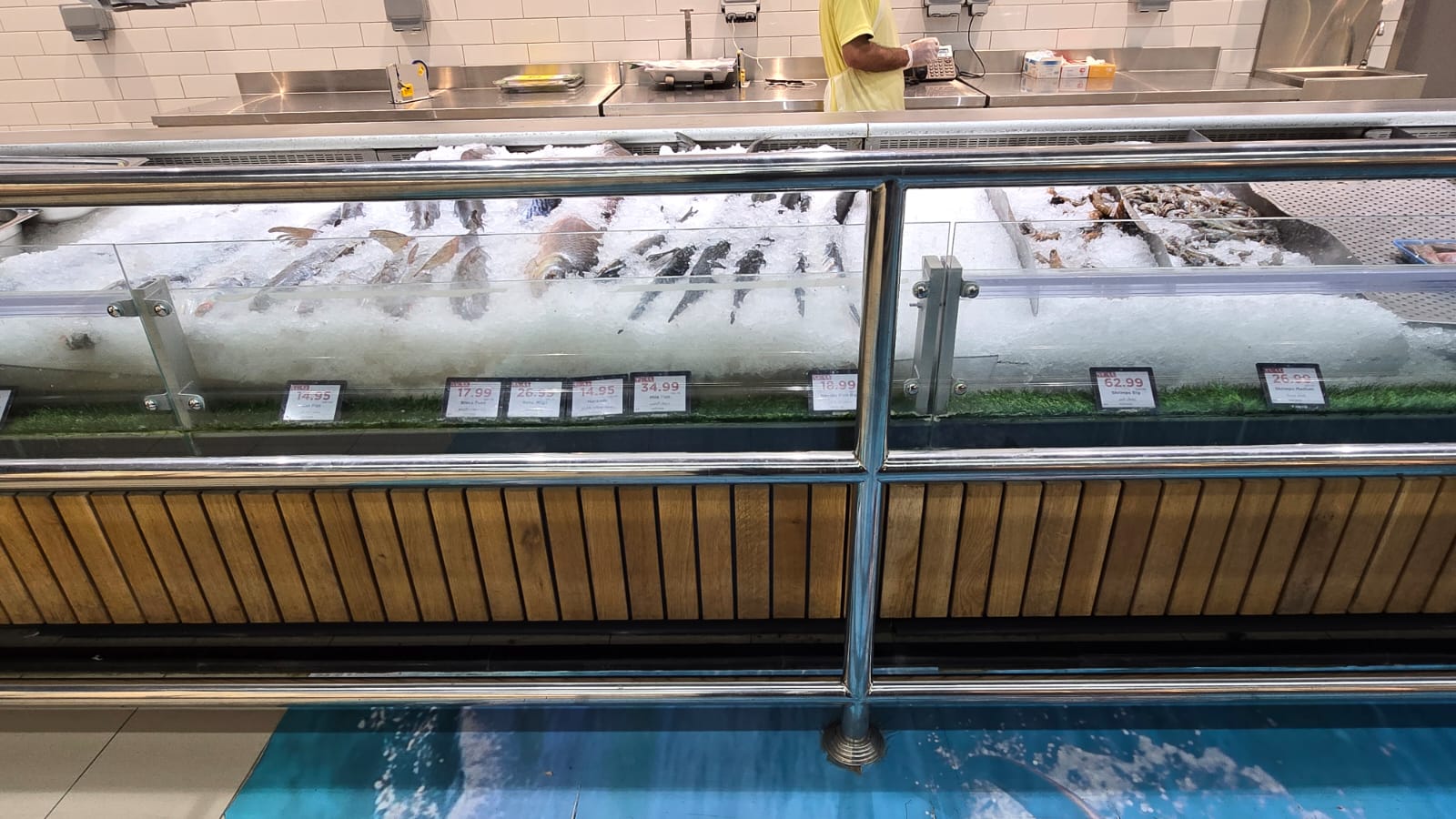 Nesto Hypermarket SMART SHELF installation